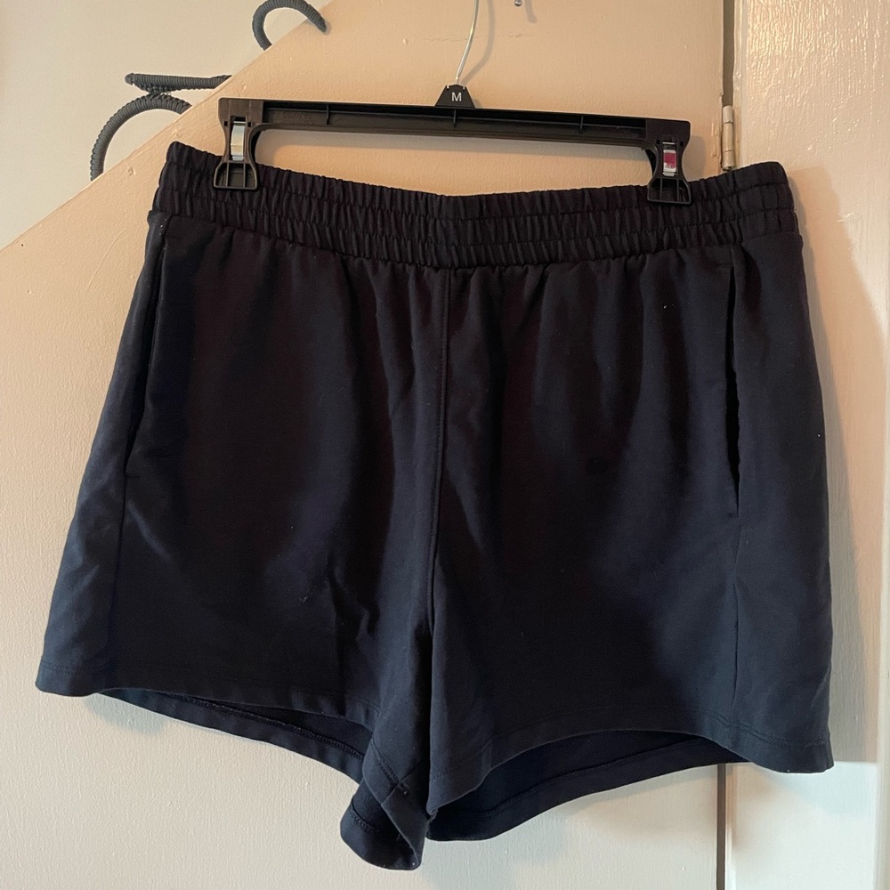 All in motion active shorts